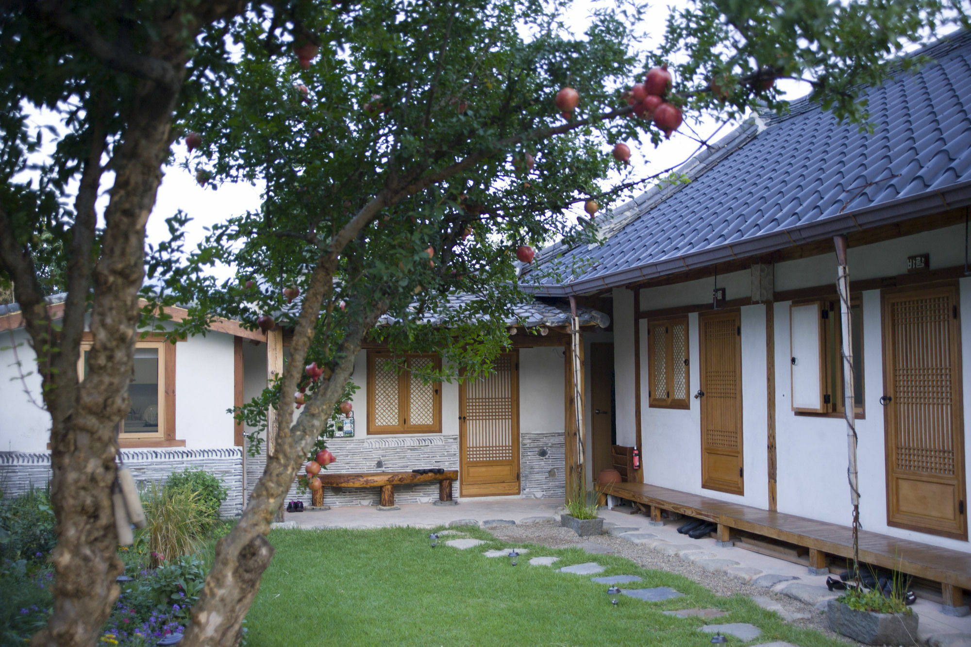 Floral Space Hanok Guesthouse Gyeongju Luaran gambar